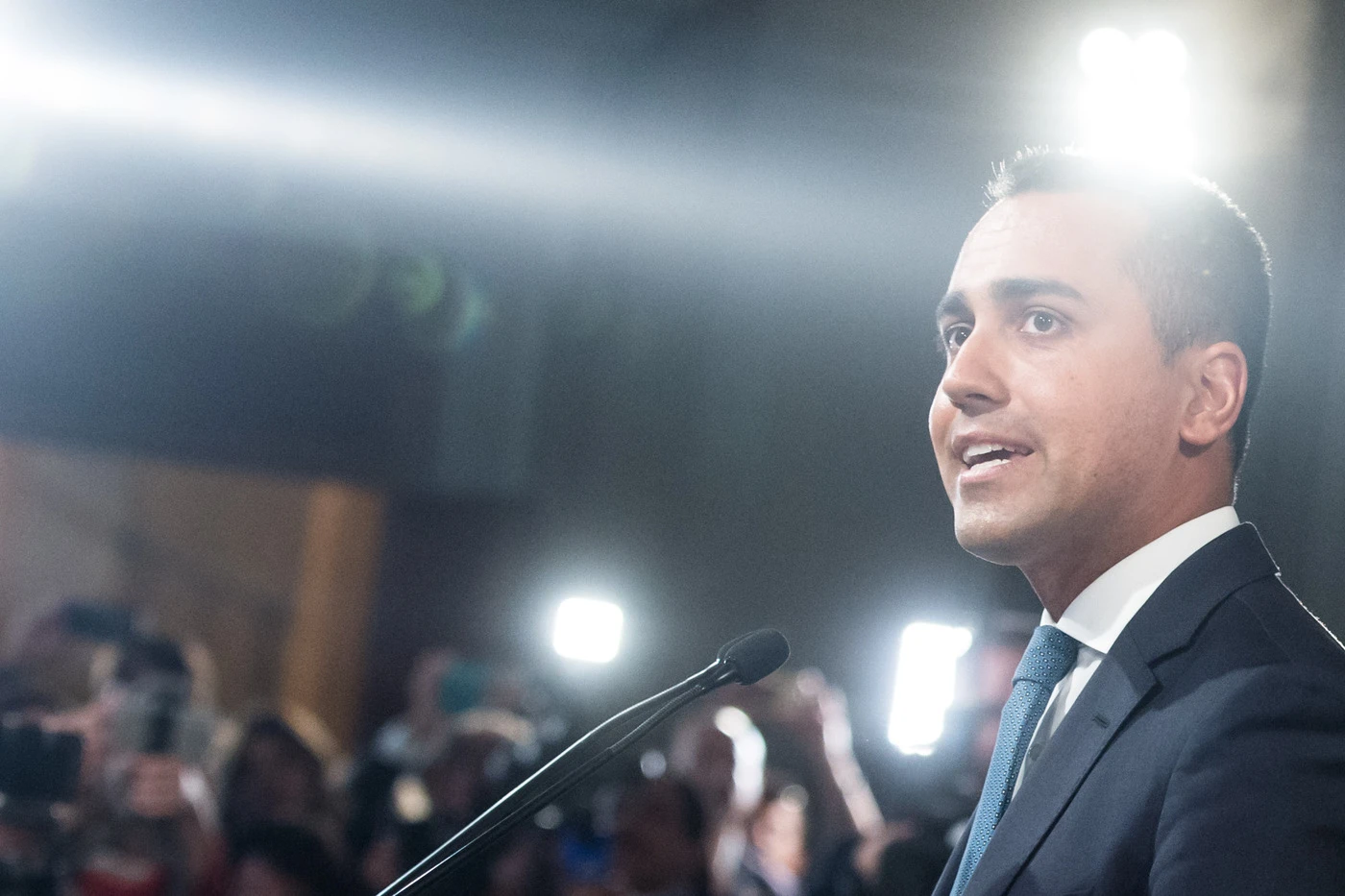 Luigi Di Maio, dramma politico: delusi e voltagabbana pronti ad archiviarlo, ecco il loro piano