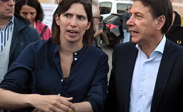Conte, "se ne deve assumere la responsabilità": Schlein con le spalle al muro