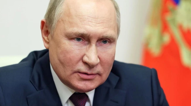 Vladimir Putin, "il cancro è al midollo spinale": la conferma, "per quanto potrà sopravvivere"