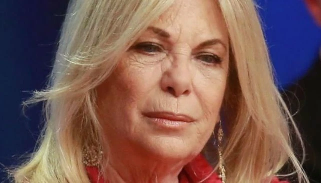 Rita Dalla Chiesa, furia contro il Natale: "Sapete che il bambin Gesù...?". Applausi a scena aperta
