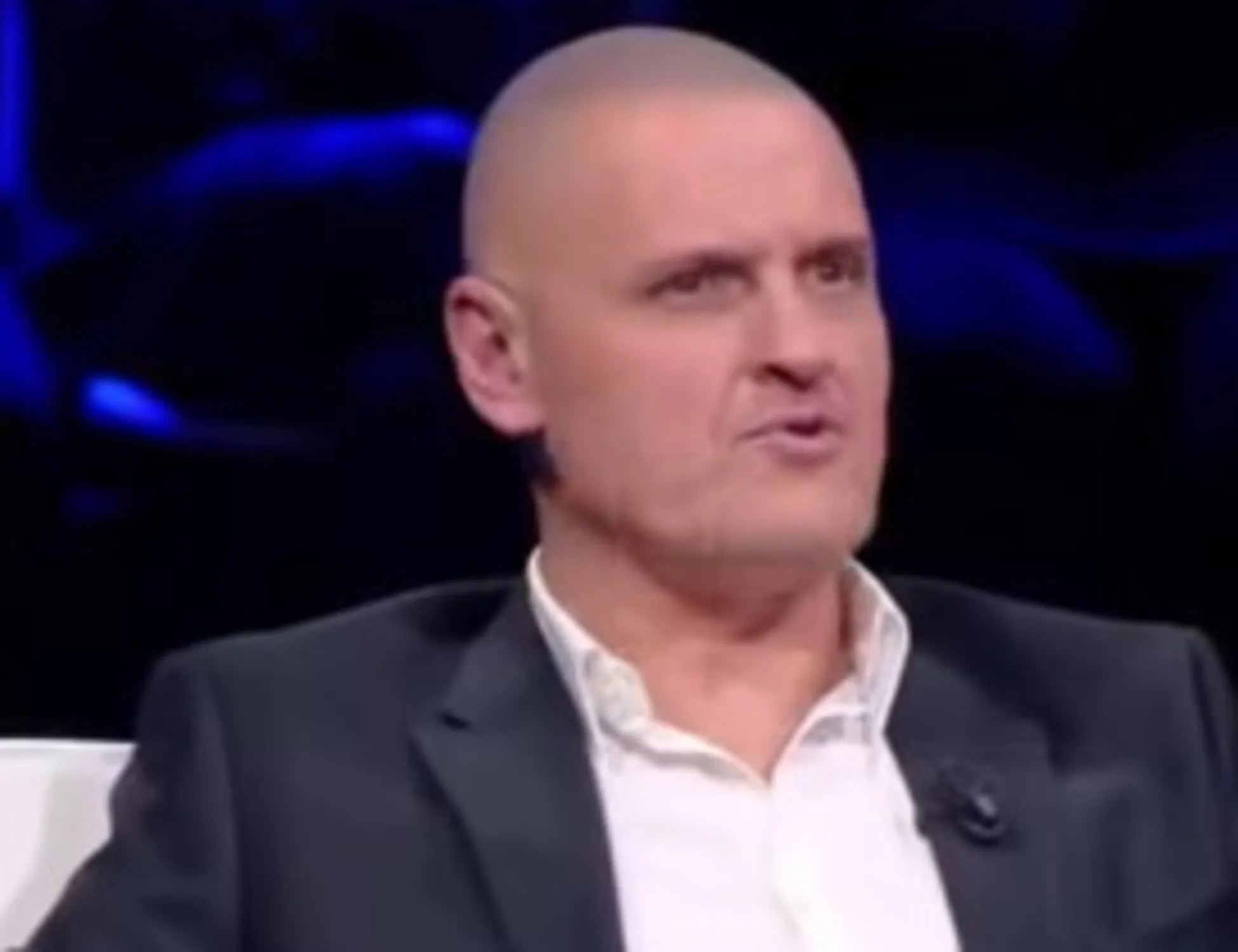 Leggi l'articolo: "Arriva una telefonata e incastrano Stasi": la rivelazione choc di De Giuseppe
