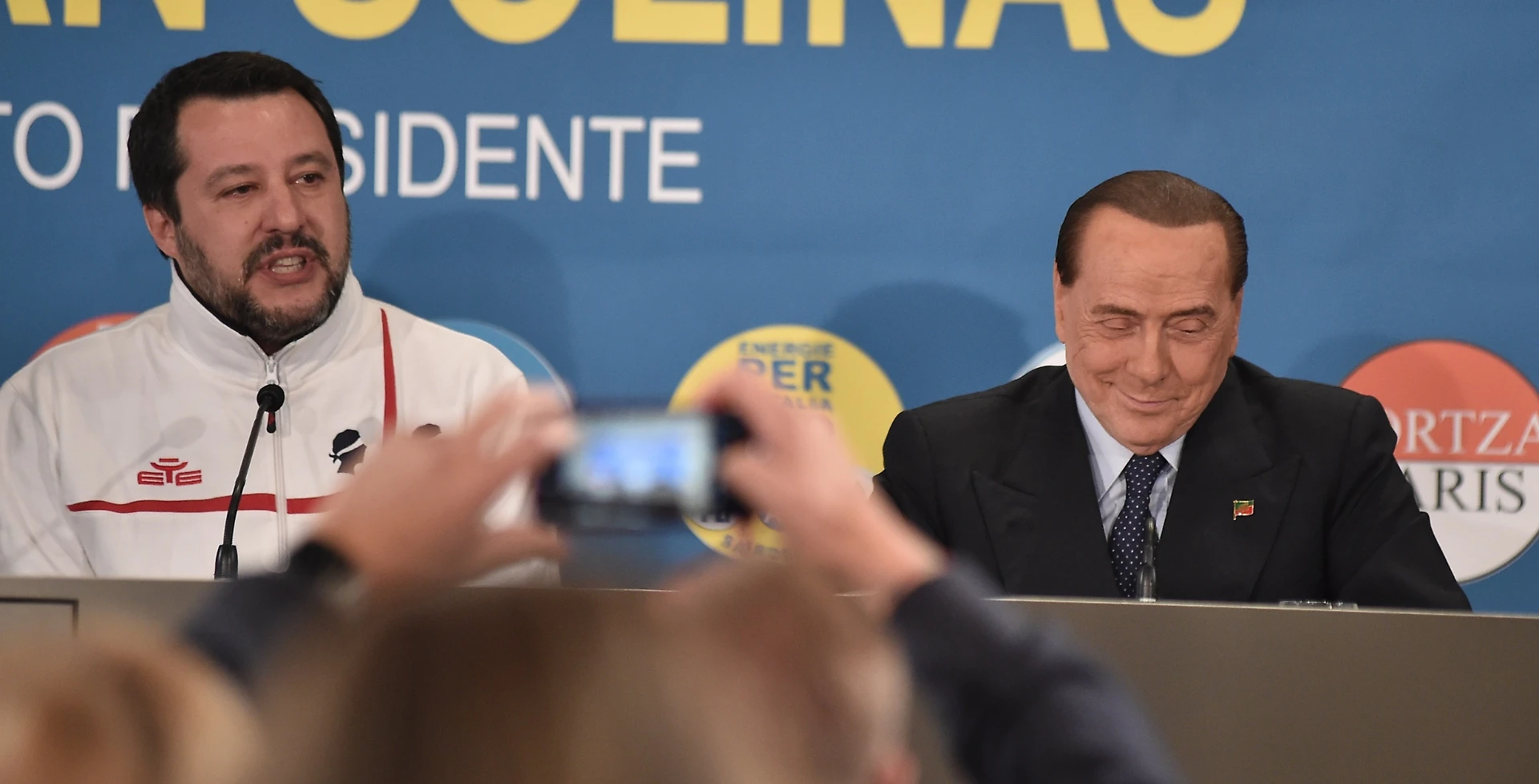 Silvio Berlusconi stritolato da Matteo Salvini: il sondaggio che segna la fine di Forza Italia