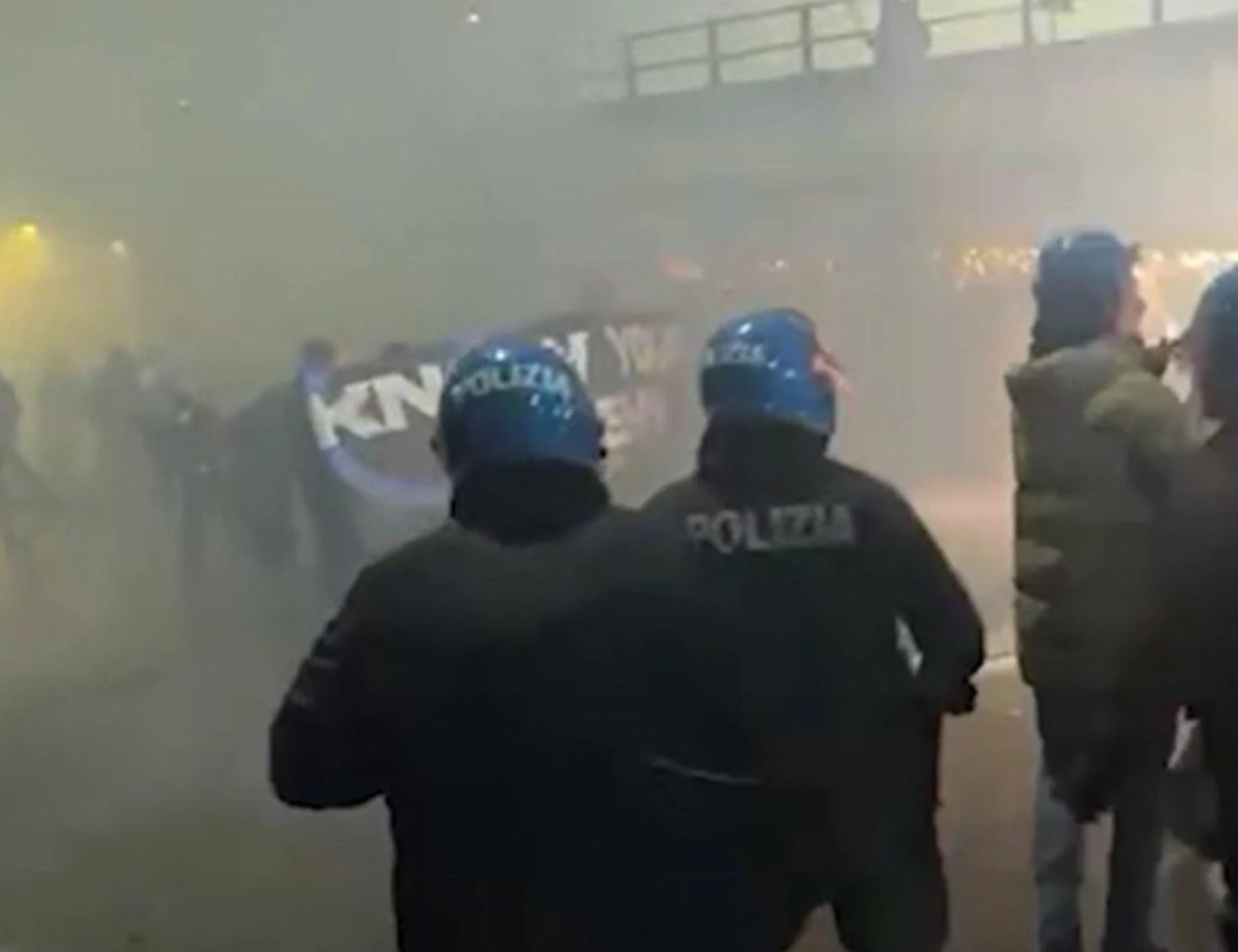 Milano-Cortina, chi spunta al corteo dei No Olimpiadi: un enorme caso politico a sinistra