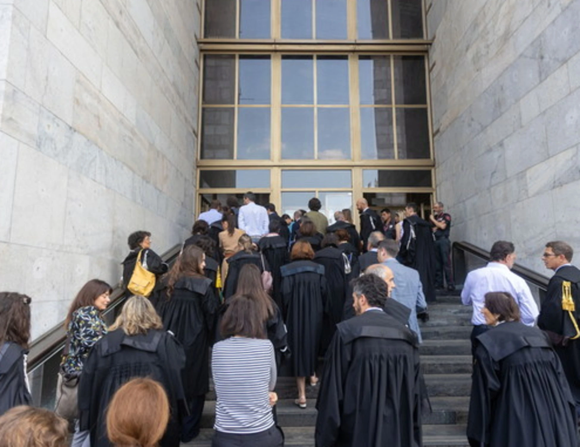 Referendum, toghe rosse scatenate a Milano: come reagiscono ai primi dati