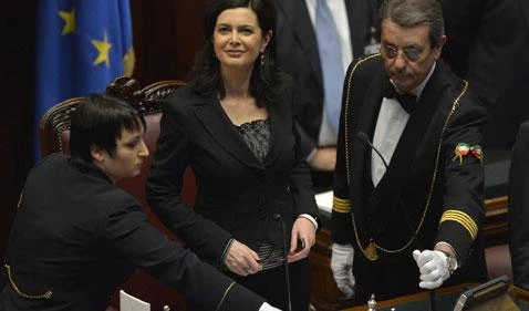Camera, ecco la guerra tra caste,i dipendenti sputtanano i portaborse:"Costate 50 milioni di euro..."