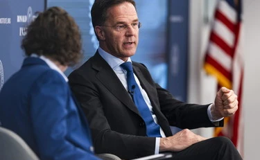 Rottura con gli Usa? La Nato perde pezzi anche senza Donald