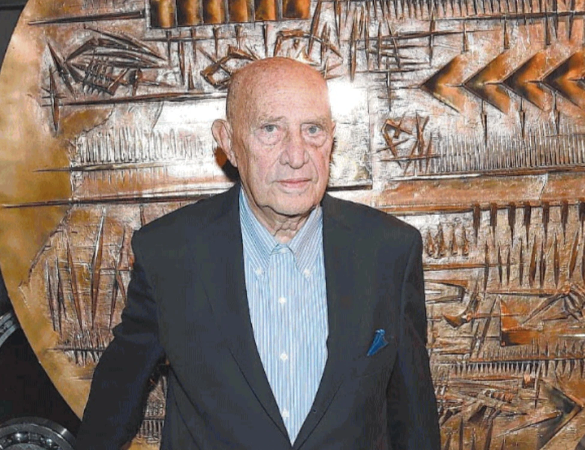 Arnaldo Pomodoro con le sue sfere piene di mistero cambiò l'alfabeto dell'arte in piazza
