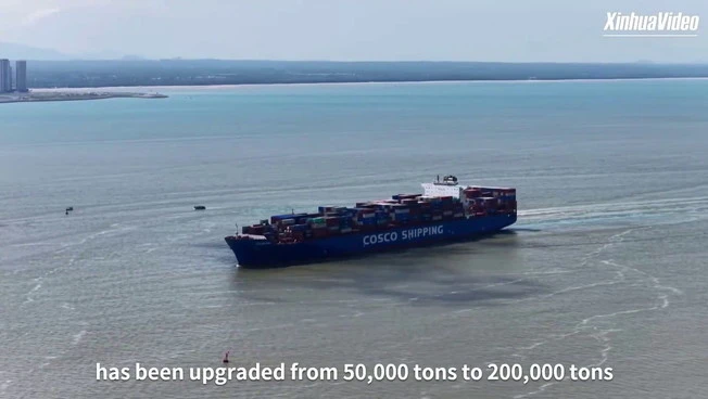 Cina, il porto di Yangpu accelera costruzione hub di spedizioni internazionali