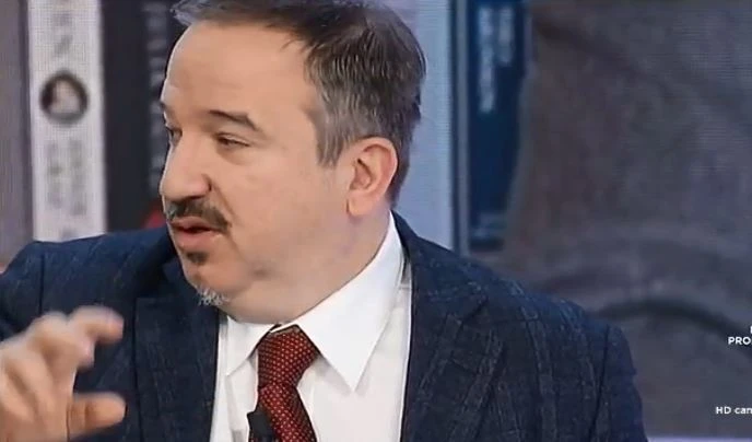 Luca Telese e la singolare "analisi" del voto in Inghilterra: "Rutti al bar, Boris Johnson come Trump"