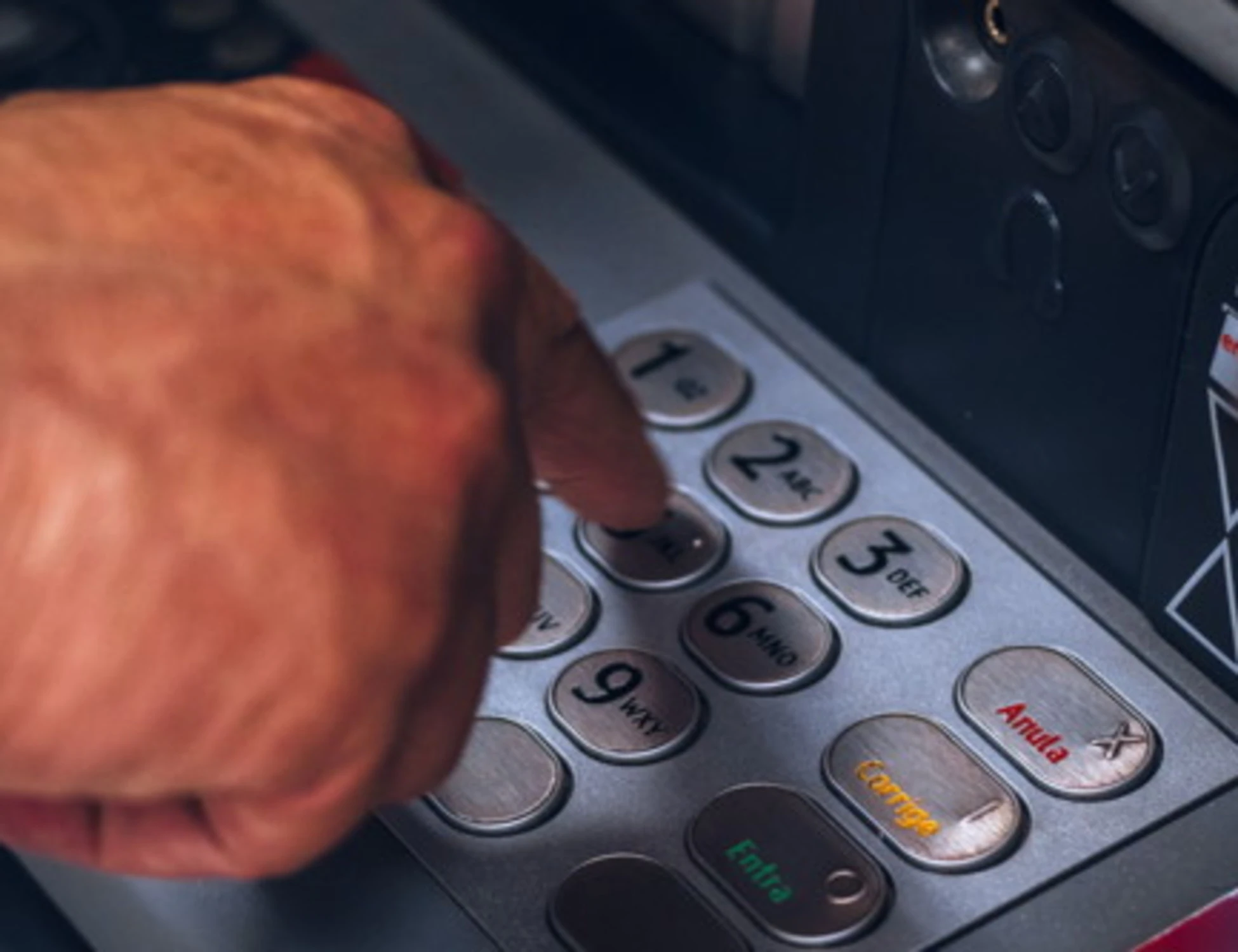 Bancomat, lo usi per prelevare? Ecco quando rischi una denuncia
