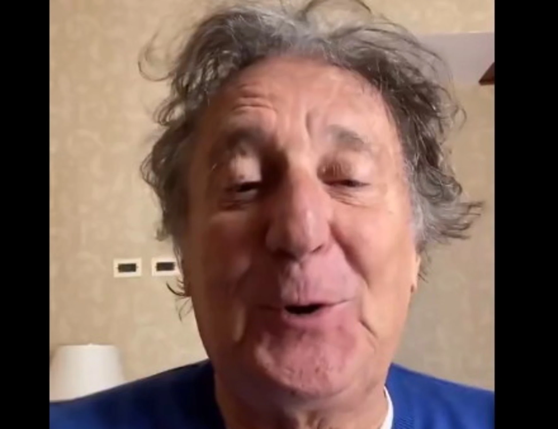 Enzo Iacchetti sbrocca ancora: "Scemo? Coniglio, dimmelo in faccia"