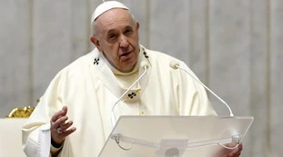 Vaticano, la legge anti-corruzione di Papa Francesco: "Niente regali oltre i 40 euro"