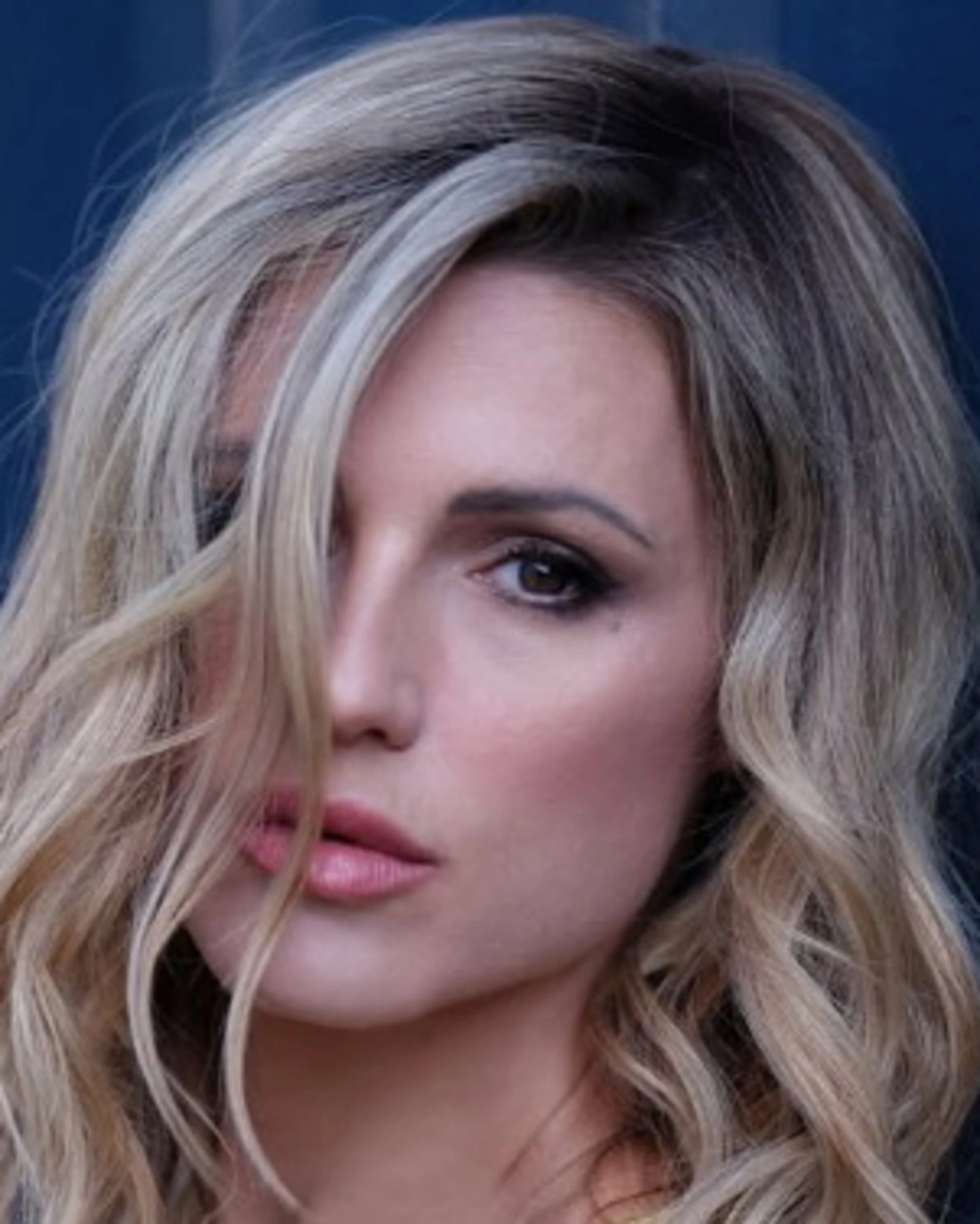 Michelle Hunziker? Clamoroso: nascosta in un box con un uomo
