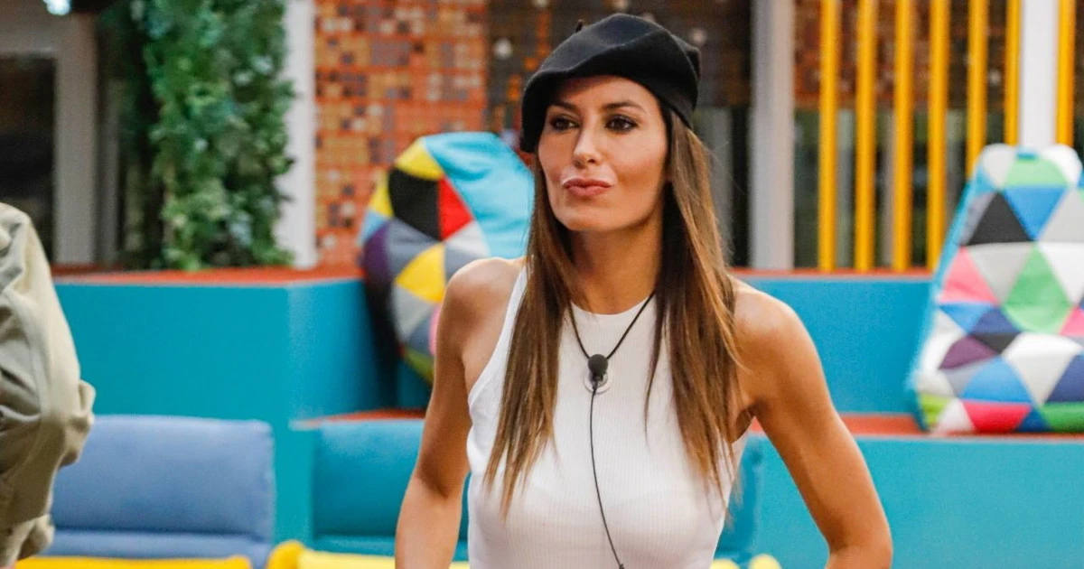 Elisabetta Gregoraci, con Pretelli finisce a stracci: "Che pagliacciata, pensa alla tua vita", l'ex velino brutalizzato