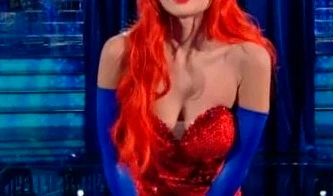Tale e quale show, delirio per lo show sexy di Antonella Elia: una Jessica Rabbit da restarci secchi
