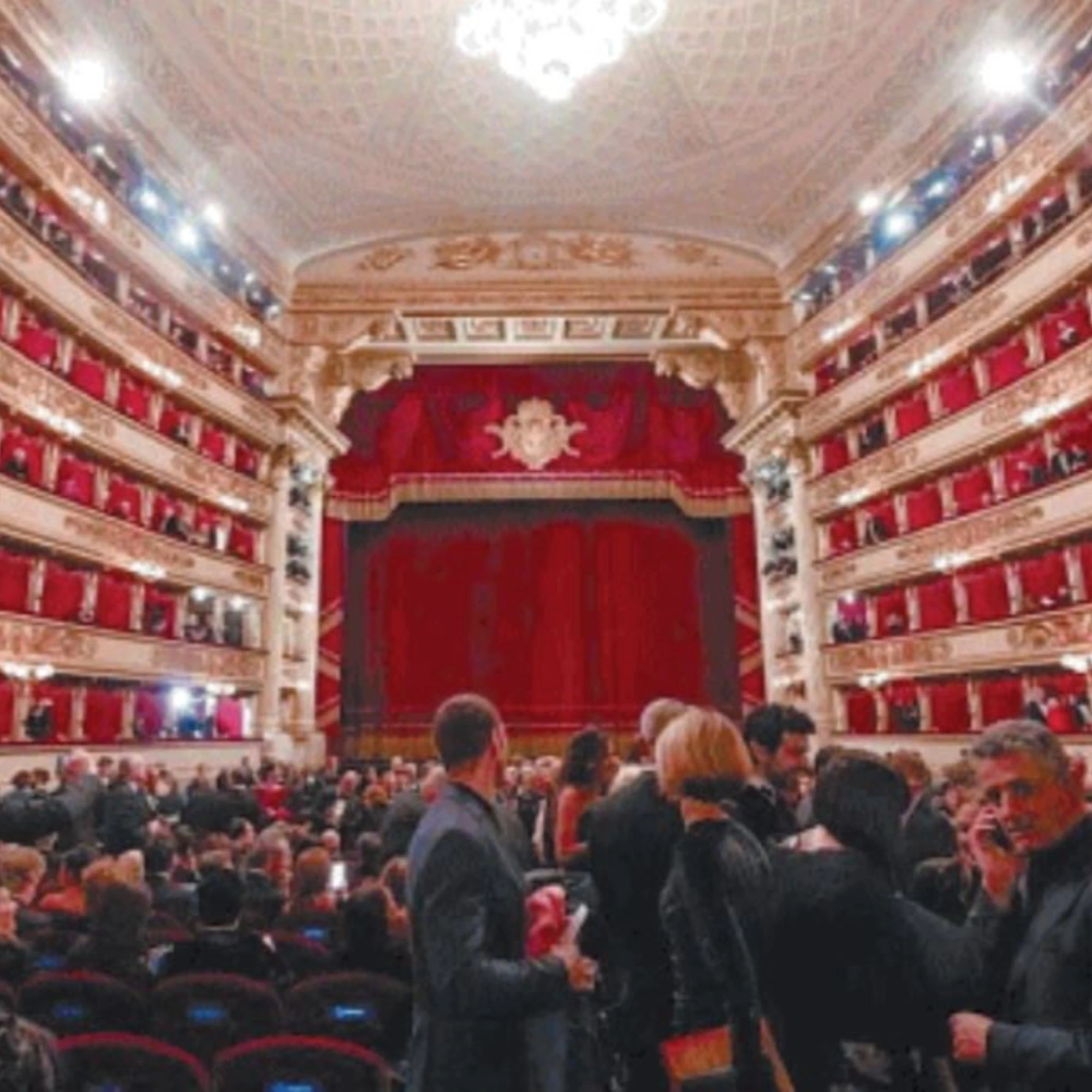 Alla Scala in infradito e canotta? Il teatro fa bene a dire &quot;basta&quot;