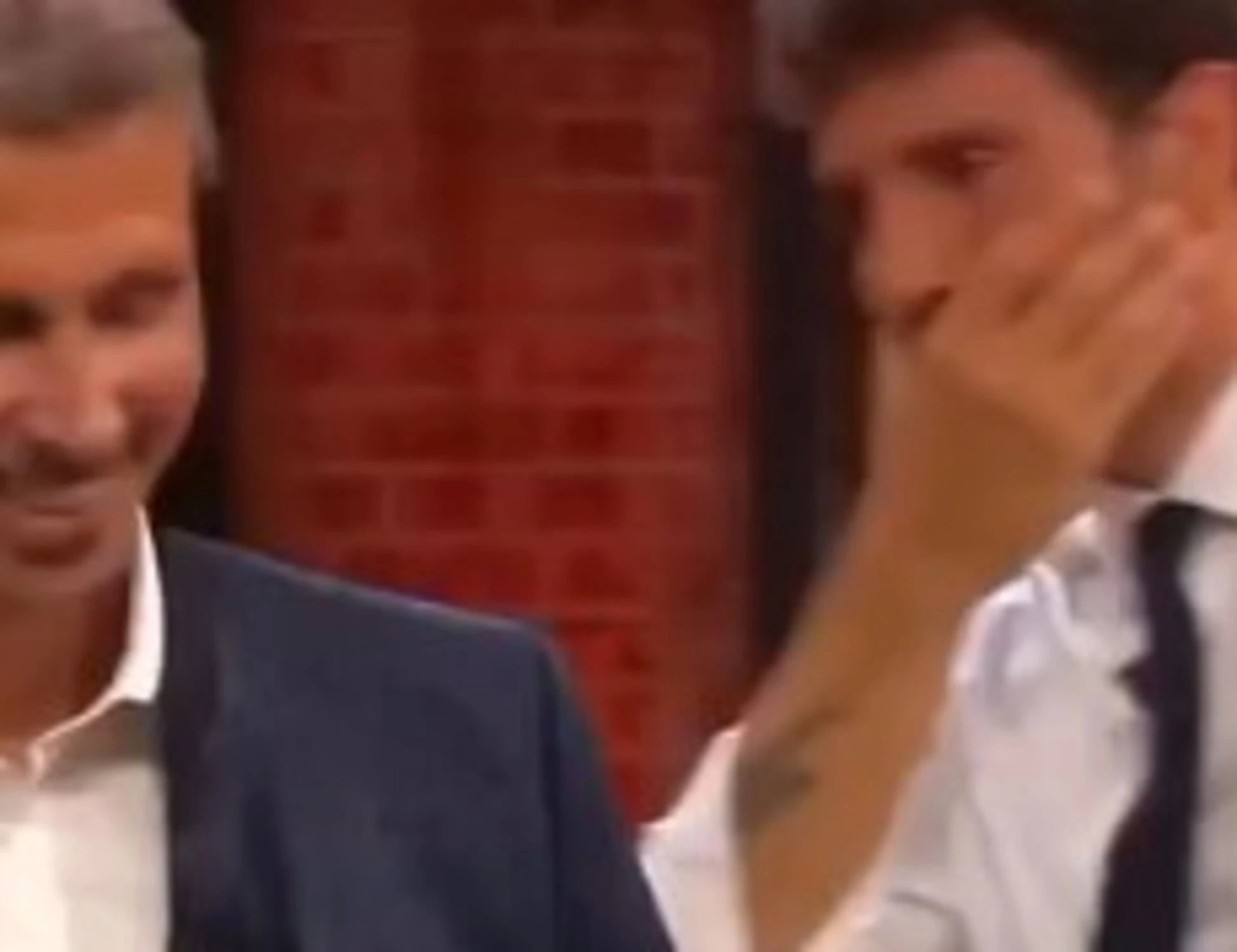 Affari Tuoi, gaffe clamorosa per Stefano De Martino: occhio al gesto