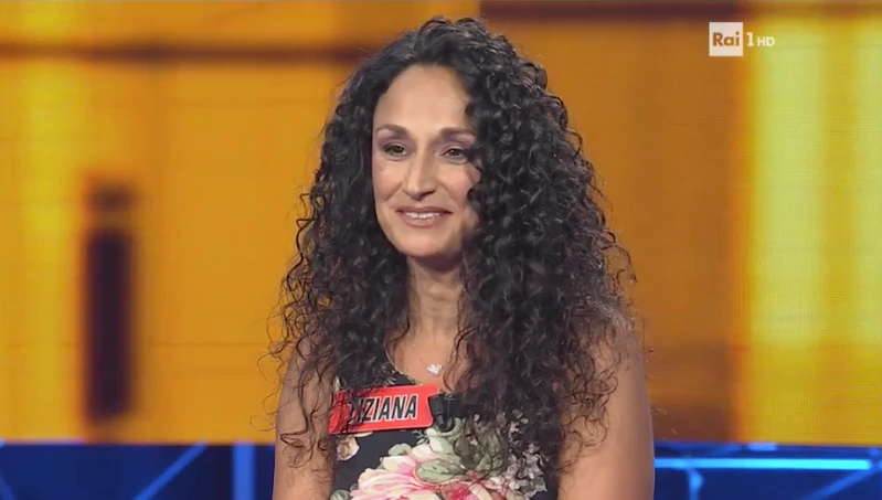 L'Eredità, Flavio Insinna gela la concorrente: "Sapete cosa si mangia a casa sua?", risate a denti stretti