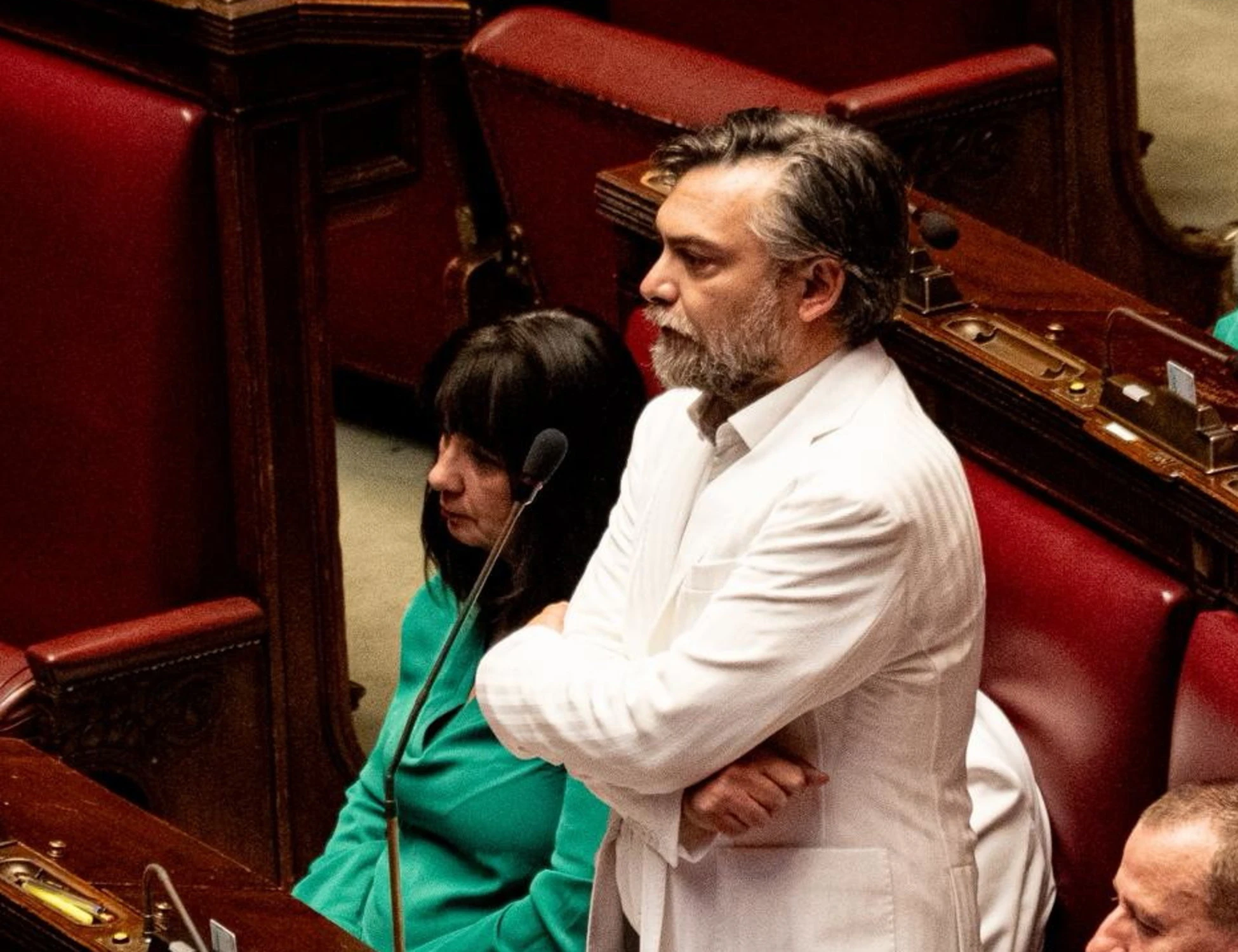 M5s, buffonata pro-Pal: ecco come si presentano in Parlamento