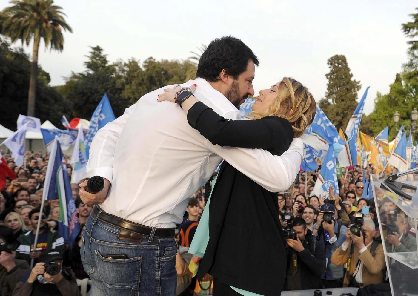 Sondaggio di Pagnoncelli, Salvini e Meloni assieme sono imbattibili: le cifre che cambiano le carte in tavola