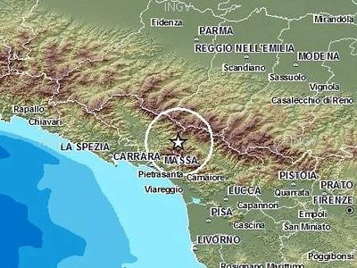 Versilia, la terra trema di nuovo La gente in fuga dalle spiagge