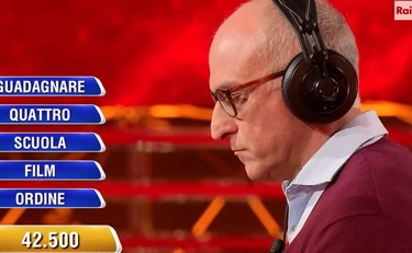 L'Eredità, "non sta mai in piedi": caos dopo la ghigliottina