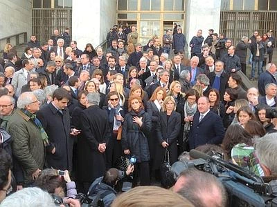 Protesta Pdl al Tribunale: "Vulnus democratico, ci affidiamo a Napolitano"