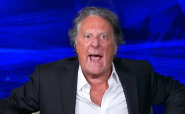 Enzo Iacchetti attacca pure il Papa: cosa c'è dietro l'ultima sceneggiata