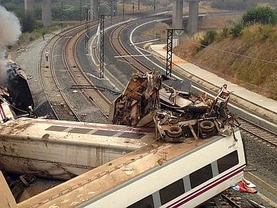 Santiago, un italiano tra le vittime Arrestato il macchinista del treno