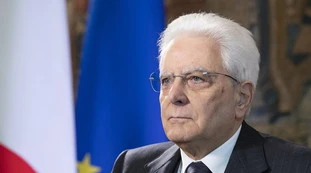 Sergio Mattarella scavalca Giuseppe Conte e Luigi Di Maio: "Dall'Europa serve responsabilità"
