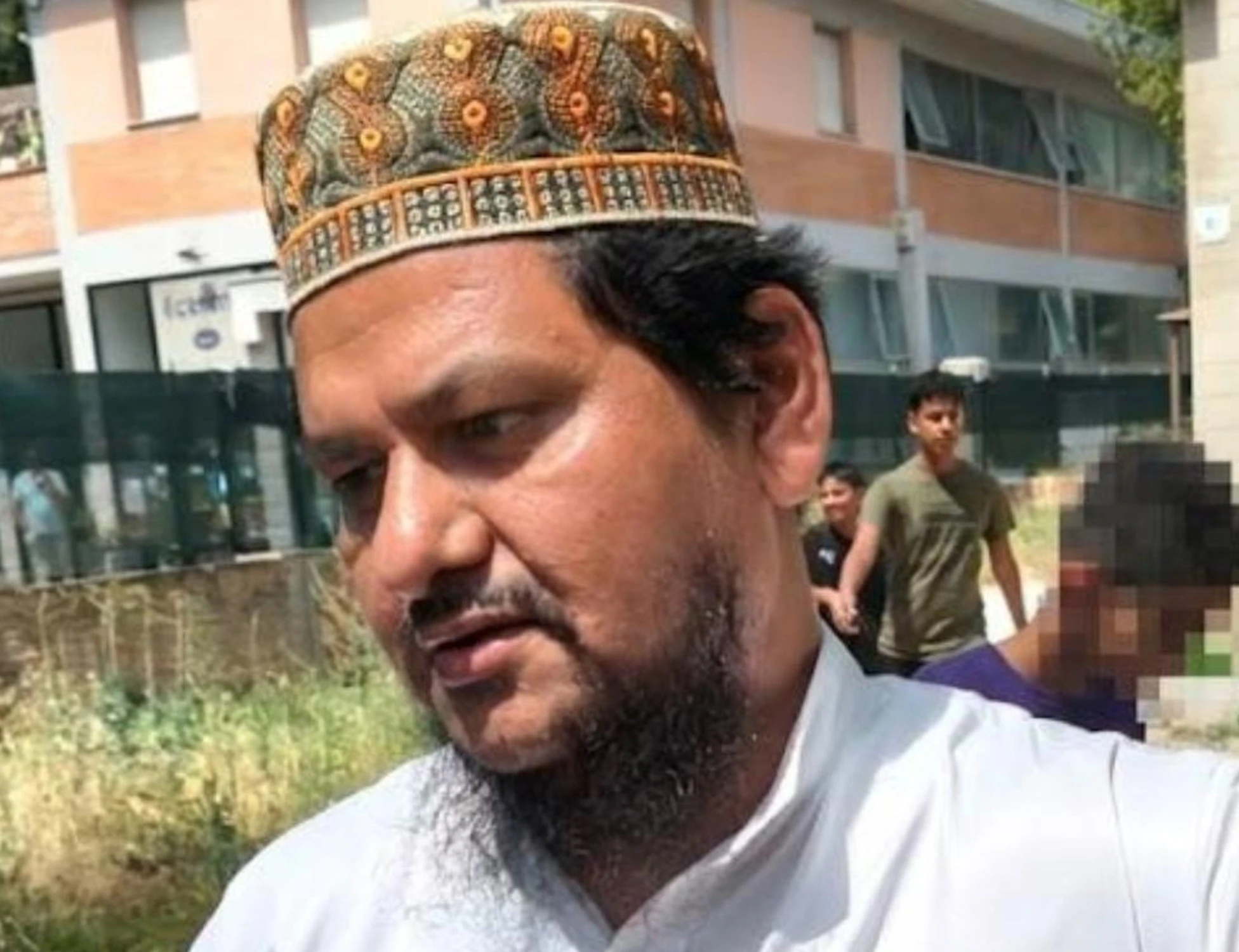 Jesi, arrestato imam: picchiava i bimbi che sbagliavano a leggere il Corano
