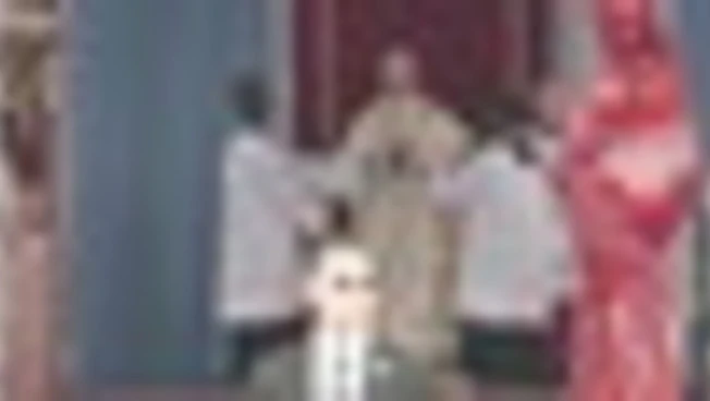 La messa all'aperto del Papa in aeroporto prima di lasciare il Camerun