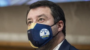 Matteo Salvini, confessione ai suoi: "L'unico che può salvare il Paese in assenza di nuove elezioni è Mario Draghi"