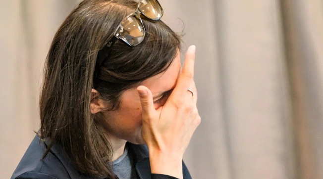 Elly Schlein, il Pd perde ma vuole le poltrone. Sallusti: "Ora basta"