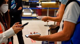 Bollettino 3 marzo: giù contagi e morti, ma c'è il nodo-Green Pass per chi arriva dalla guerra