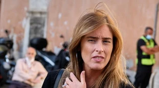 Maria Elena Boschi e Italia Viva chiedono milioni per gli odontoiatri, Dagospia: "Indovinate chi ha uno studio dentistico?"