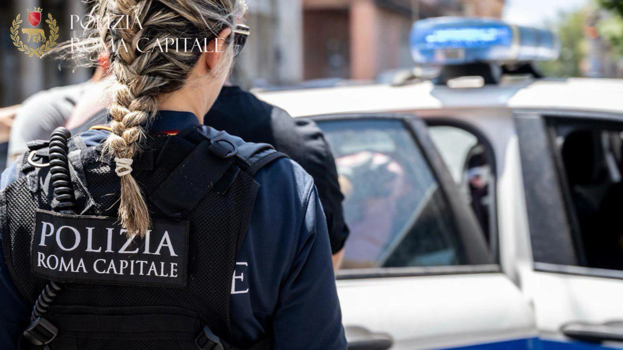 L'ultima dell'Ue è la difesa delle poliziotte tatuate