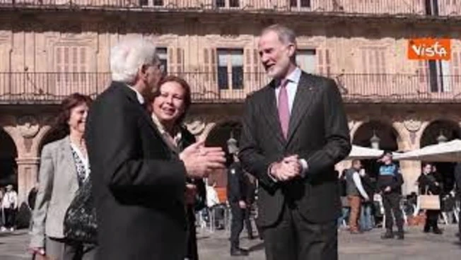 Mattarella prende un caffé con Re Felipe di Spagna nel centro storico di Salamanca