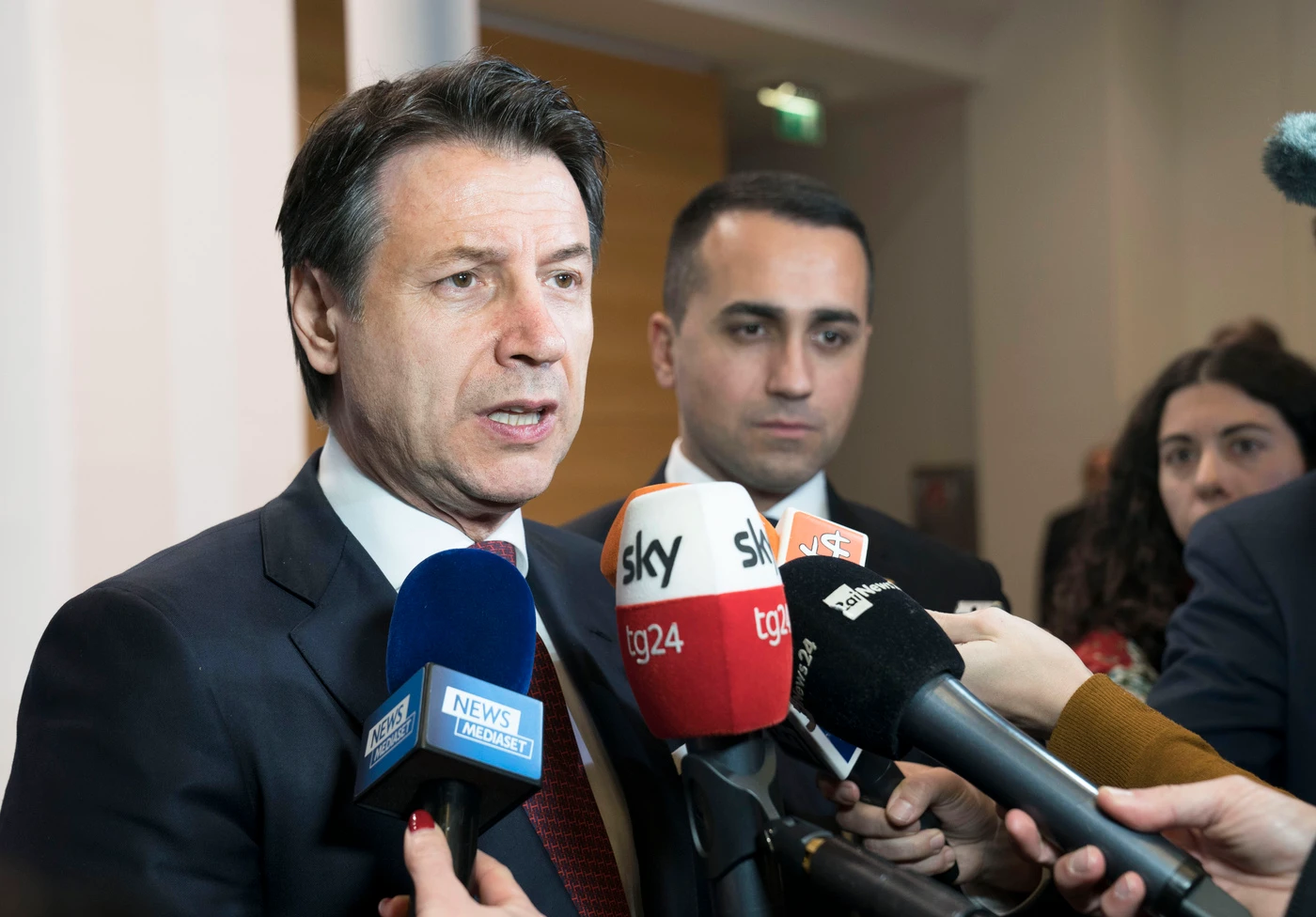 Luigi Di Maio, i fedelissimi contro Giuseppe Conte: "Una mossa scorretta, così ci condanna per favorire il Pd"