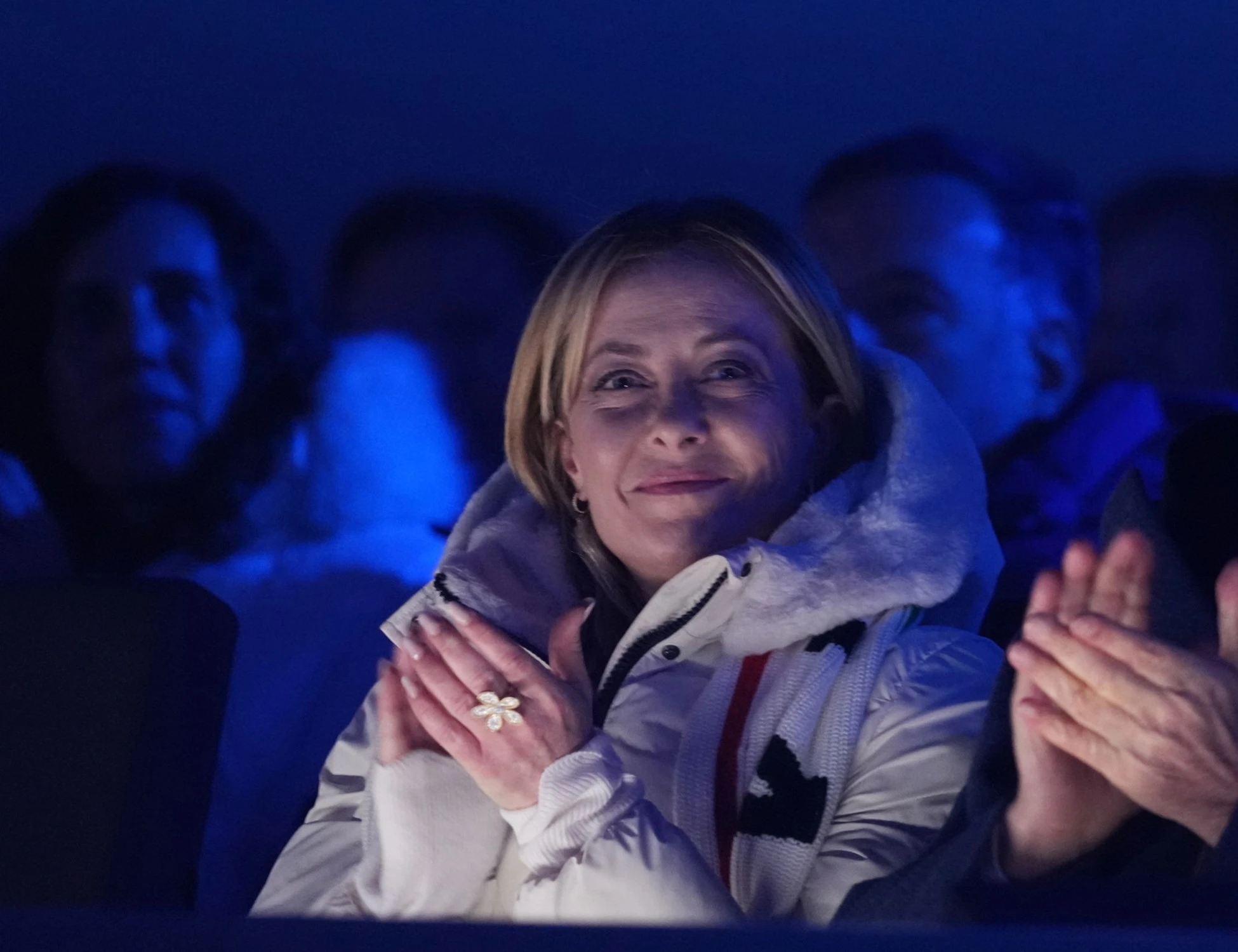 Milano-Cortina, Giorgia Meloni scatenata: "Sarà perché ti amo", orgoglio tricolore