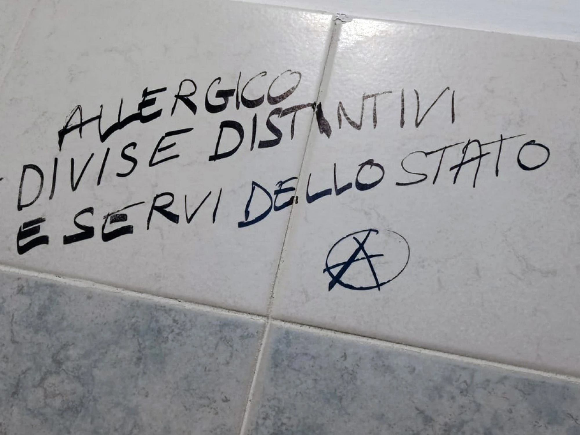 Terroristi anarchici, contro di loro lo Stato faccia valere tutta la forza della legge