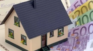 Banche e mutuo, la Bce alza i tassi: di quanto aumentano le rate