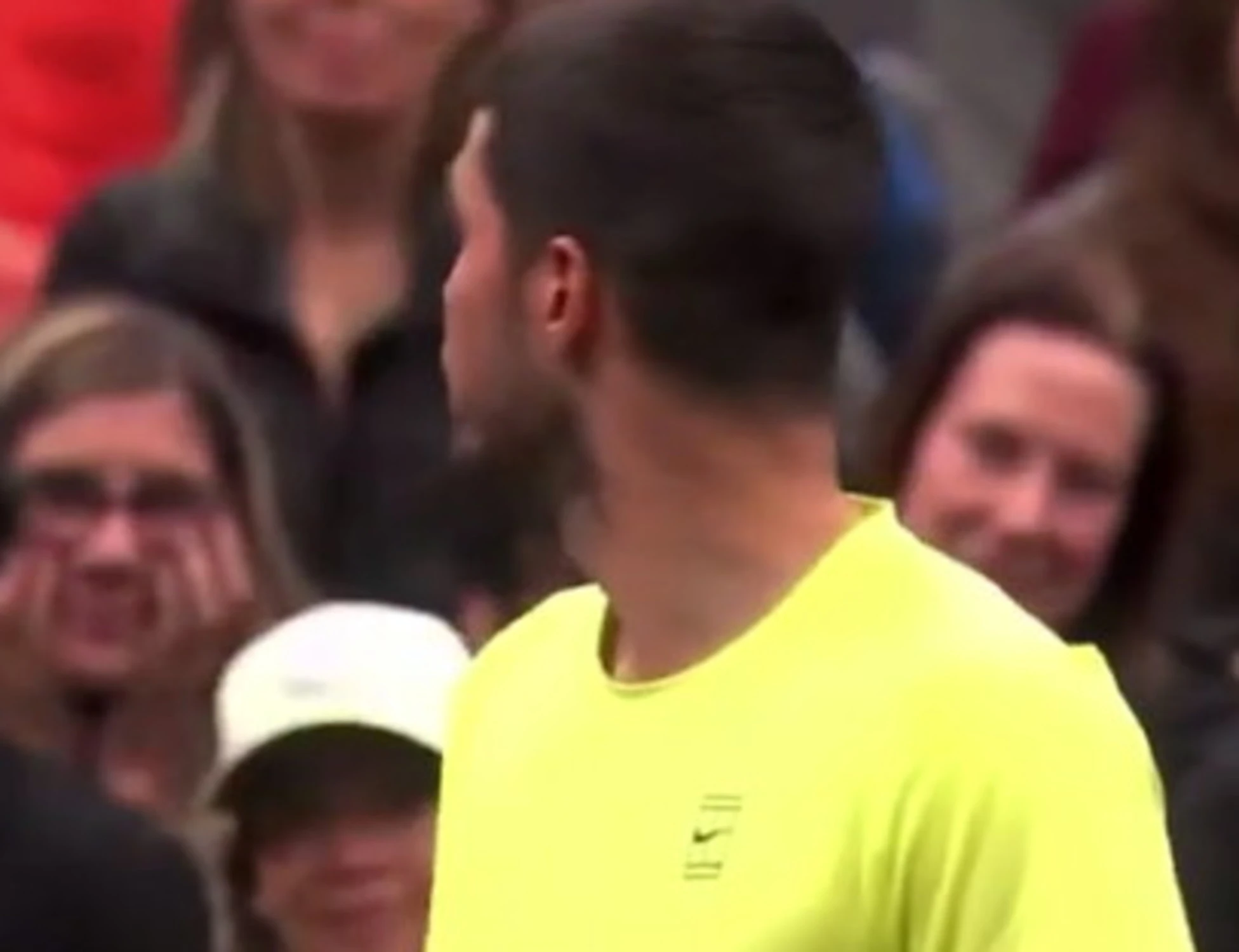 Carlos Alcaraz umilia il tifoso: "Col ca***!"