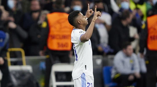 Champions League, il Chelsea vince ma Benzema salva il Real: è semifinale. Villarreal miracolo: Bayern fuori