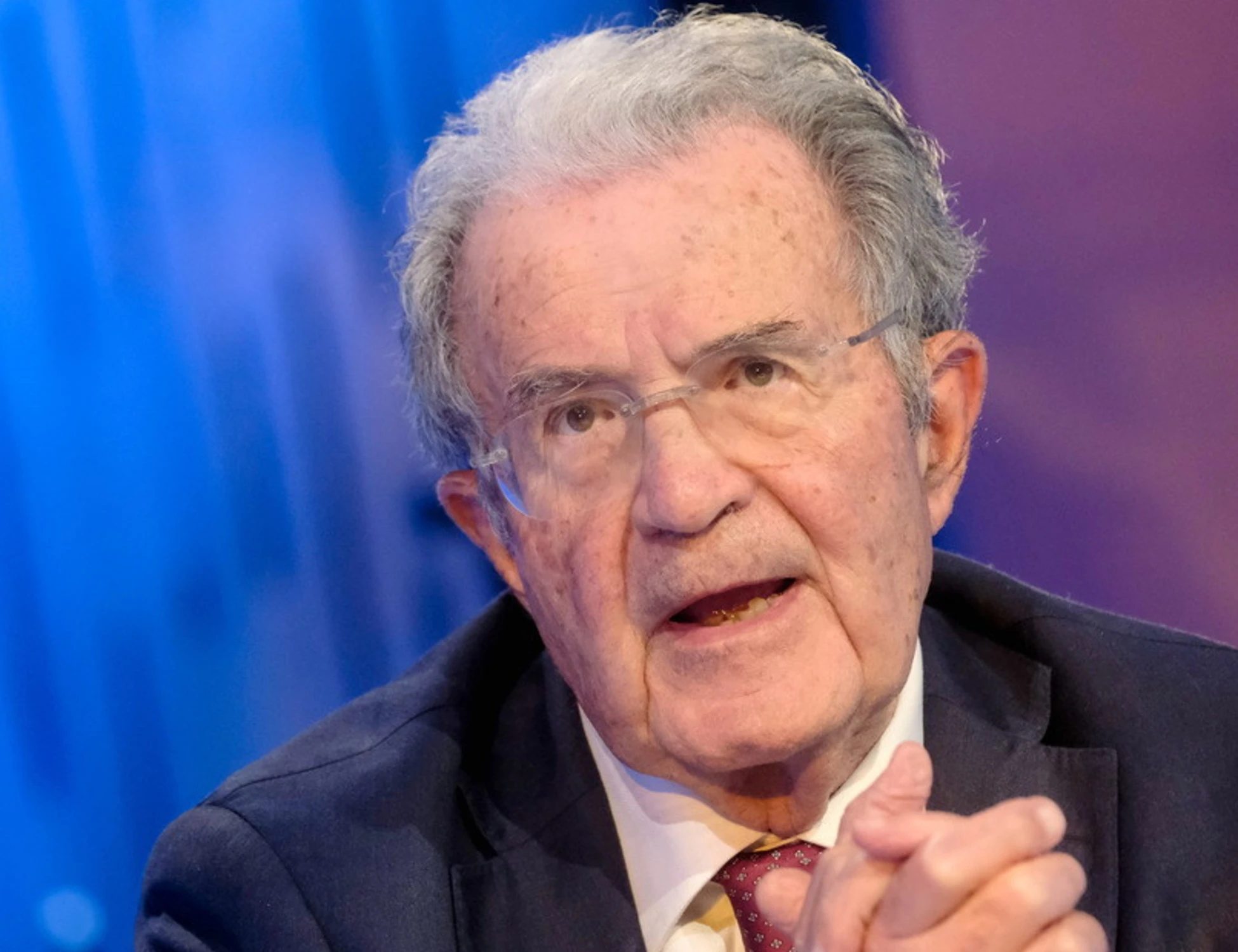 Scontri a Bologna, Romano Prodi: "Capire la matrice degli scontri"