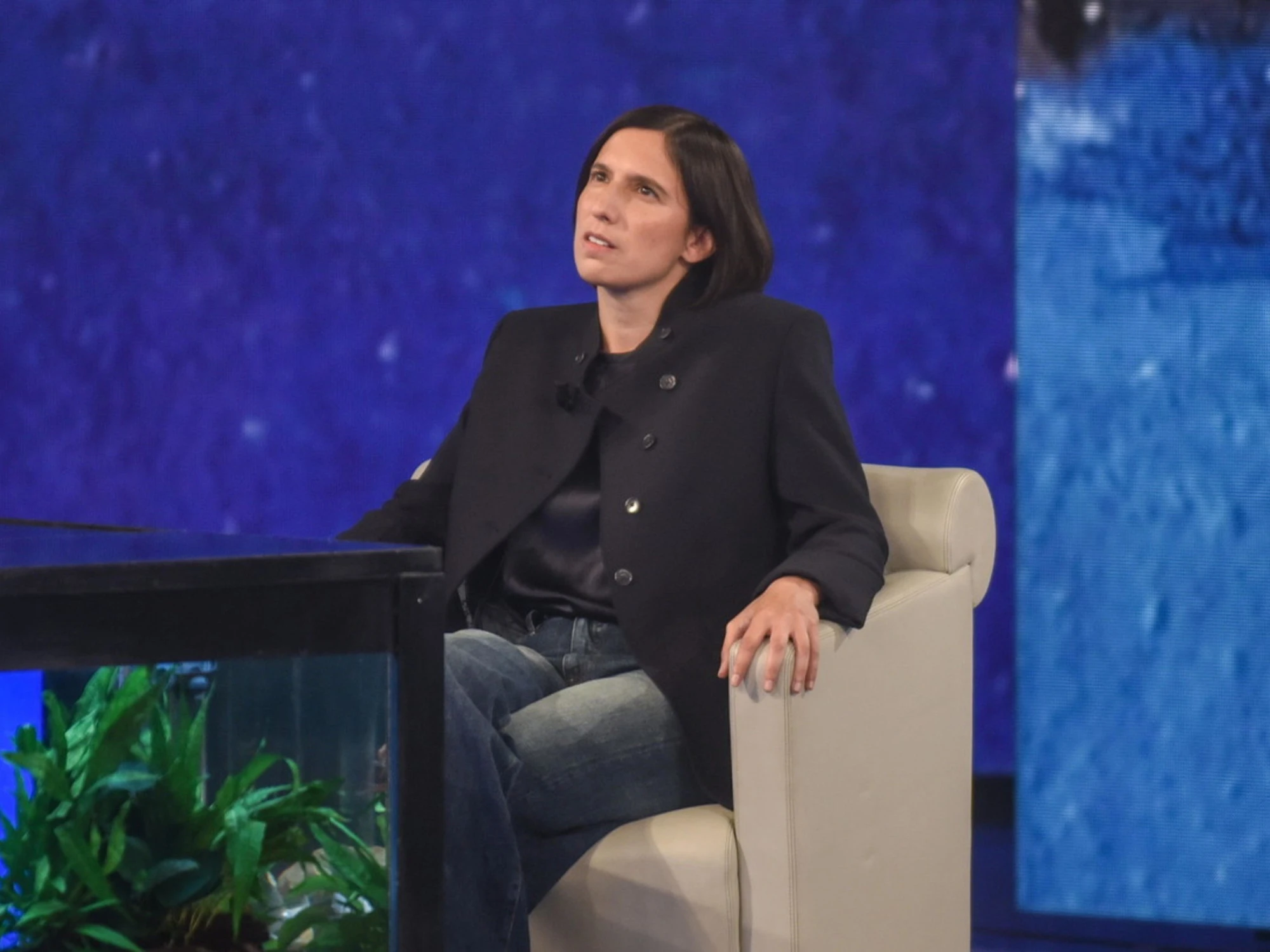 Elly Schlein farnetica: "Lingua comprensibile" e "con me Pd su di 10 punti"