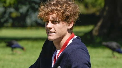 Jannik Sinner? "Cosa ha avvolto nel panno verde": il gesto che spiega tutto