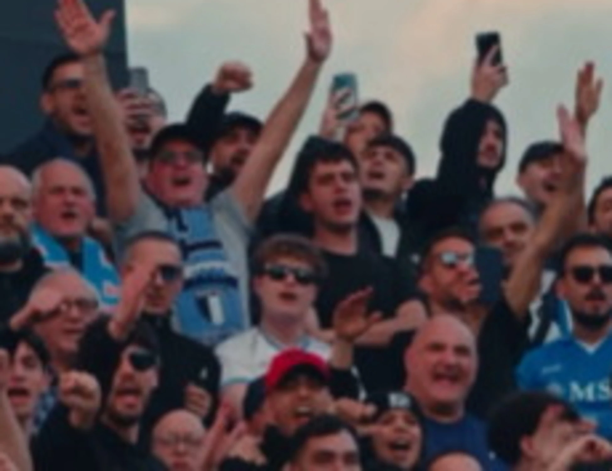 Napoli, il video dopo il gol di Orsolini: delirio contro l'Inter
