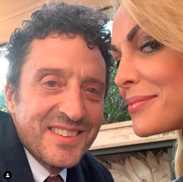Francesca Pascale e "l'incontro speciale": "Io e Buttafuoco, il bello e la bestia". Occhio alla foto