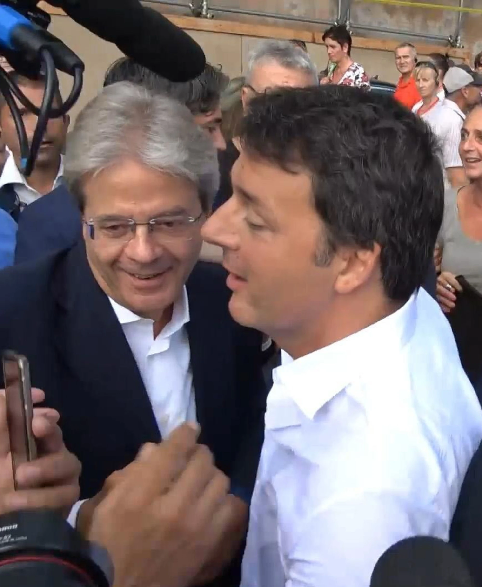 Matteo Renzi contro Paolo Gentiloni: "Lo ho salvato io. Ora anziché fare la morale aiuti il Pd"